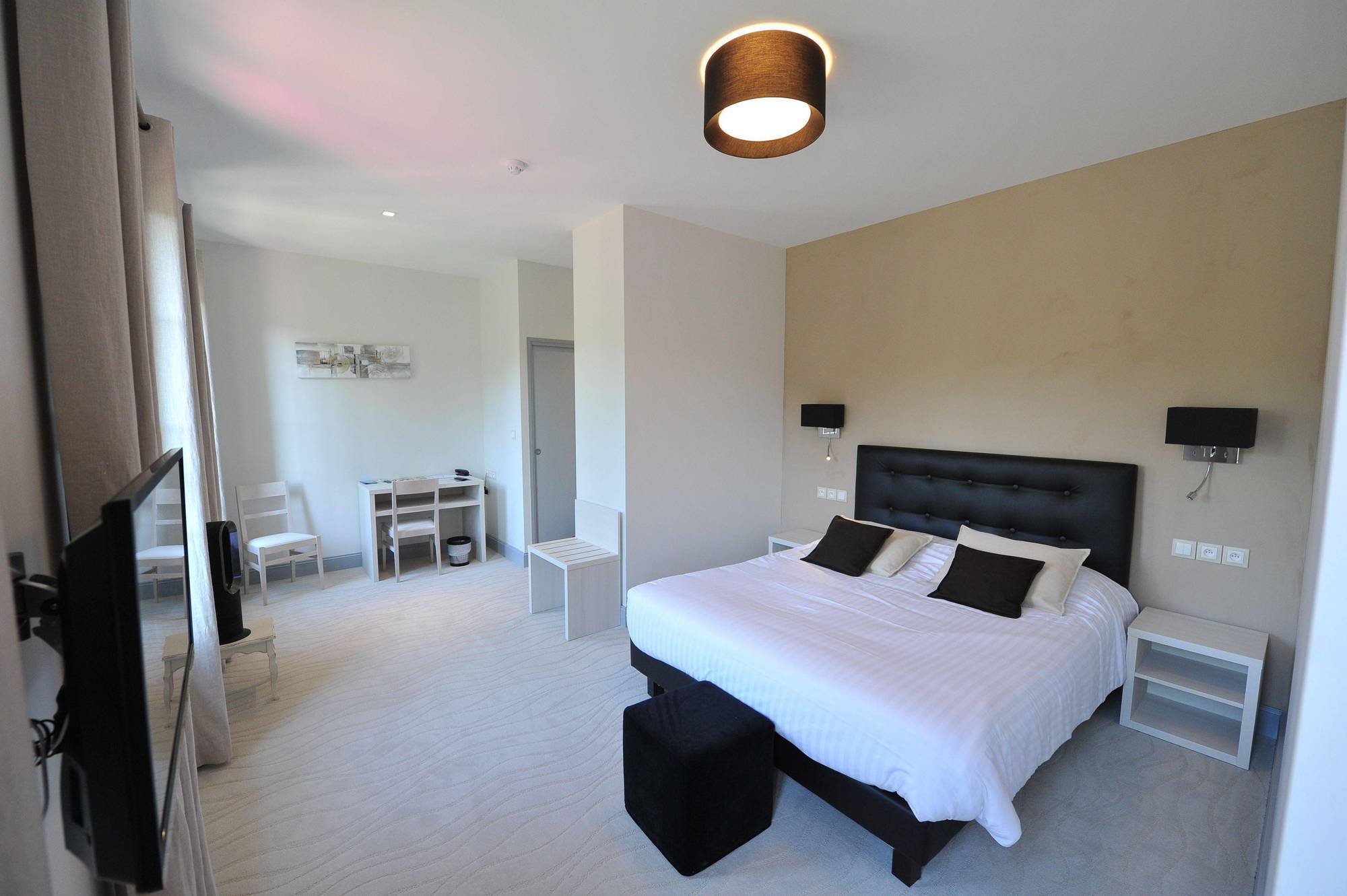 Logis- Restaurant L'epicurial 3* Saint-Pey-de-Castets