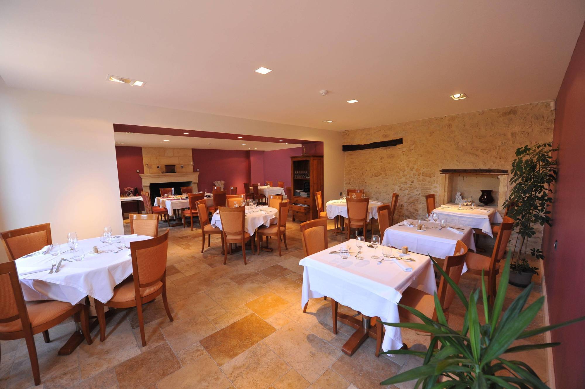 Logis- Restaurant L'epicurial 3* Saint-Pey-de-Castets